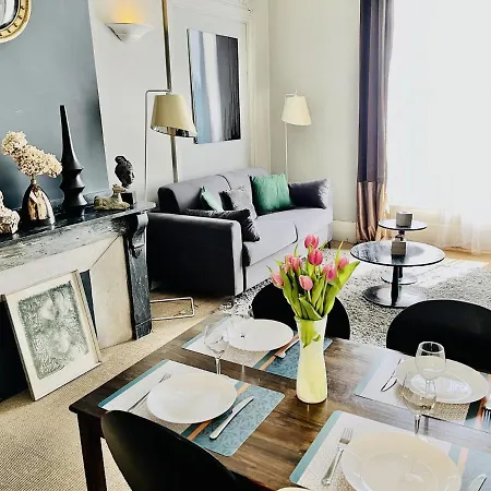Le Studio 42, Apartment *